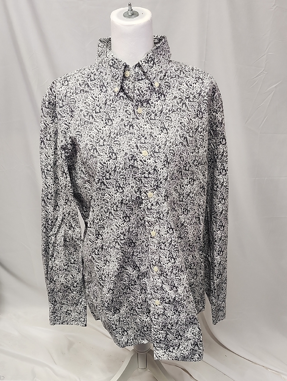Chaps mens paisley reverse fabric button up shirt SZ M EUC